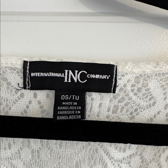 White Crochet Lace Shawl - Picture 2 of 2